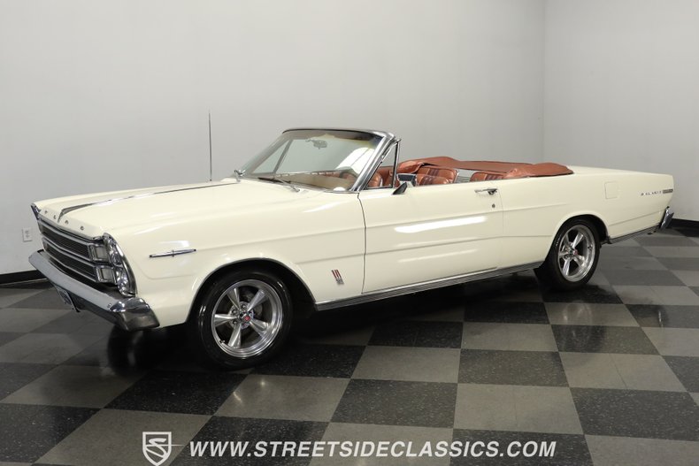 Unknown-Galaxie-1966-White-Emberglo-3