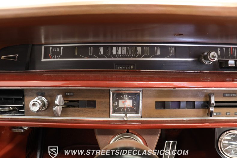 Unknown-Galaxie-1966-White-Emberglo-38