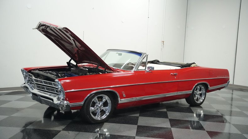 Unknown-Galaxie-1967-Candy-Apple-Red-White-15