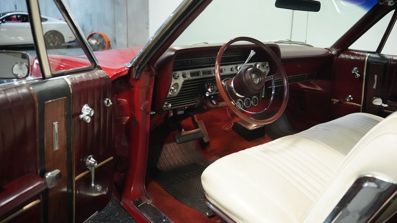 Unknown-Galaxie-1967-Candy-Apple-Red-White-2