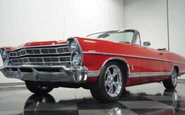 Unknown-Galaxie-1967-Candy-Apple-Red-White-22