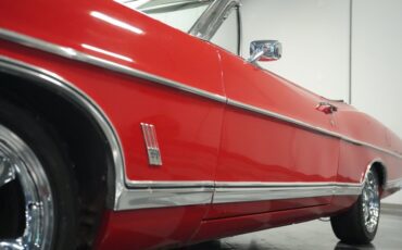 Unknown-Galaxie-1967-Candy-Apple-Red-White-23