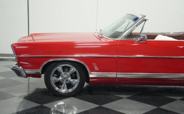 Unknown-Galaxie-1967-Candy-Apple-Red-White-24