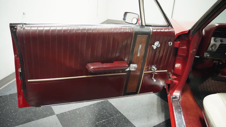 Unknown-Galaxie-1967-Candy-Apple-Red-White-31