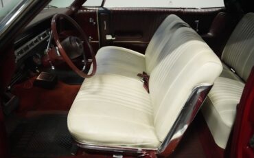 Unknown-Galaxie-1967-Candy-Apple-Red-White-32