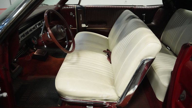 Unknown-Galaxie-1967-Candy-Apple-Red-White-32