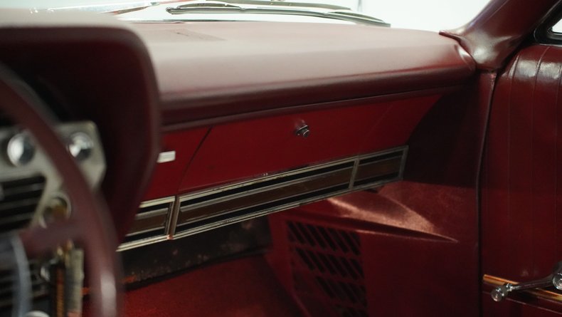 Unknown-Galaxie-1967-Candy-Apple-Red-White-36
