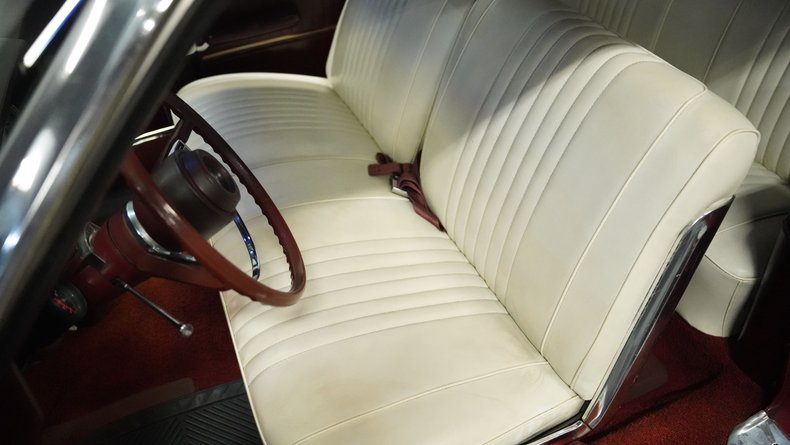 Unknown-Galaxie-1967-Candy-Apple-Red-White-37