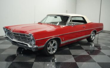 Unknown-Galaxie-1967-Candy-Apple-Red-White-4