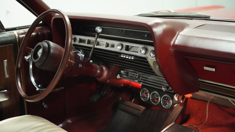 Unknown-Galaxie-1967-Candy-Apple-Red-White-43