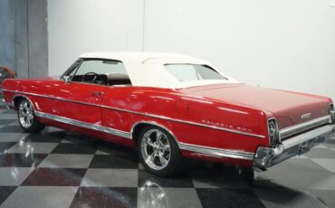 Unknown-Galaxie-1967-Candy-Apple-Red-White-5