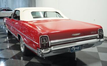Unknown-Galaxie-1967-Candy-Apple-Red-White-6