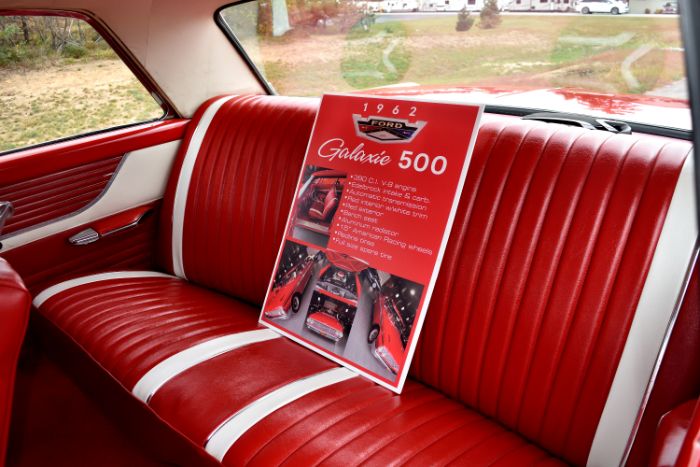 Unknown-Galaxie-500-1962-Red-Black-25