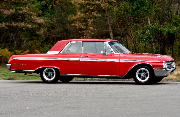 Unknown-Galaxie-500-1962-Red-Black-9