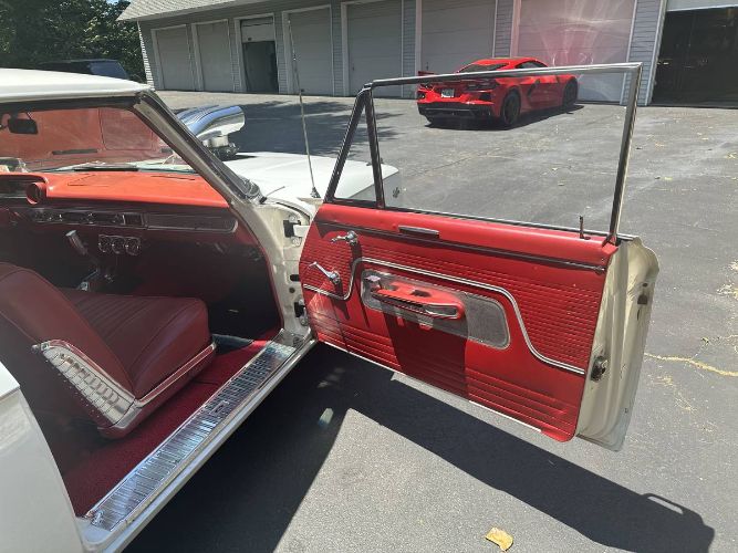 Unknown-Galaxie-500-1963-White-1