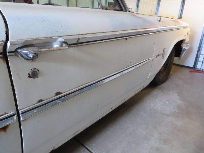 Unknown-Galaxie-500-1963-White-14