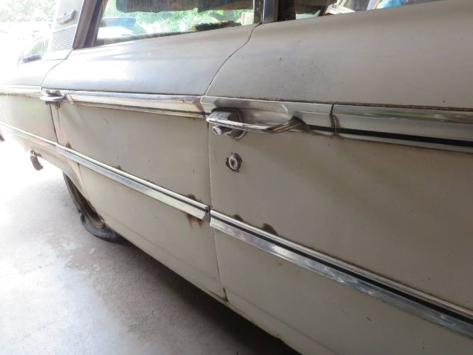 Unknown-Galaxie-500-1963-White-16