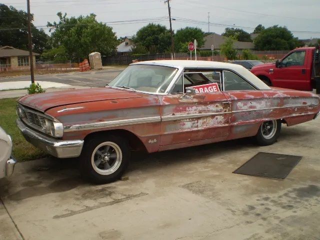 Unknown-Galaxie-500-1964-RedWhite-Red-13