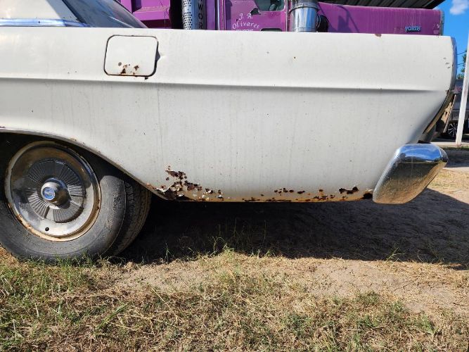 Unknown-Galaxie-500-1965-White-10