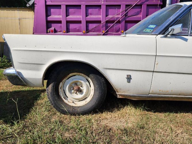 Unknown-Galaxie-500-1965-White-15