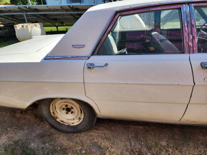 Unknown-Galaxie-500-1965-White-19