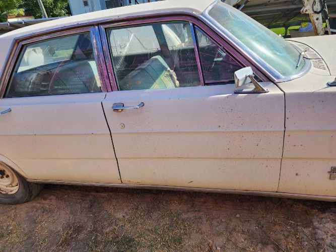 Unknown-Galaxie-500-1965-White-9