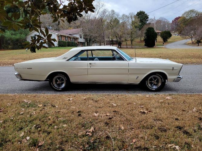 Unknown-Galaxie-500-1966-White-13