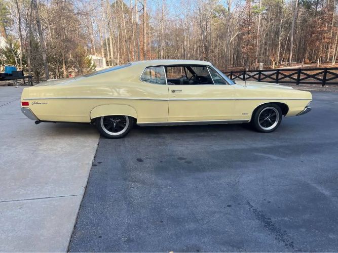 Unknown-Galaxie-500-1968-Yellow-Black-17