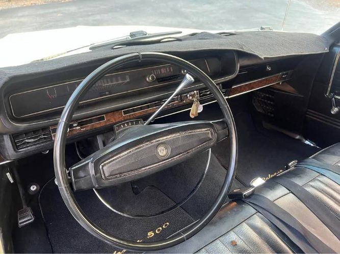 Unknown-Galaxie-500-1968-Yellow-Black-18