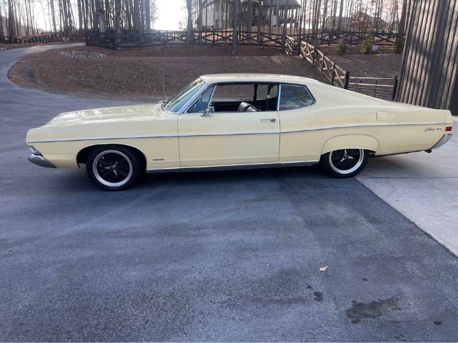 Unknown-Galaxie-500-1968-Yellow-Black-2