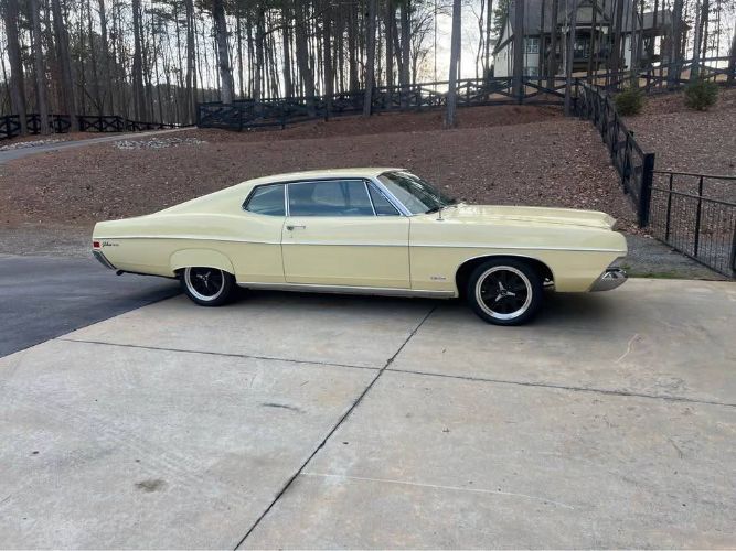Unknown-Galaxie-500-1968-Yellow-Black-8