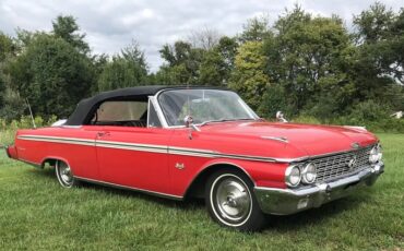 Unknown-Galaxie-500xl-1962-Red-Black-10
