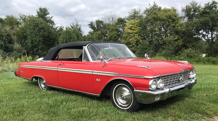 Unknown-Galaxie-500xl-1962-Red-Black-10
