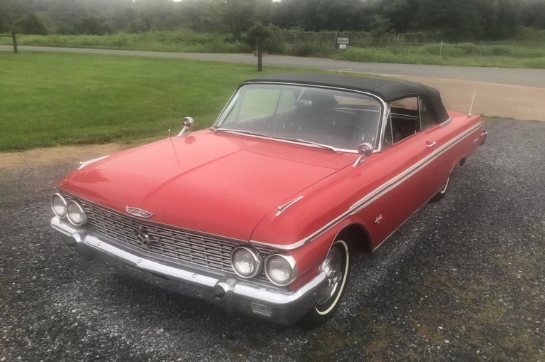 Unknown-Galaxie-500xl-1962-Red-Black-2