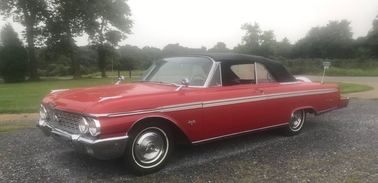 Unknown-Galaxie-500xl-1962-Red-Black-4