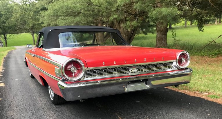 Unknown-Galaxie-500xl-1963-Red-Black-18
