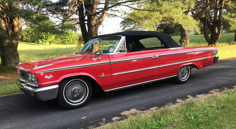 Unknown-Galaxie-500xl-1963-Red-Black-22