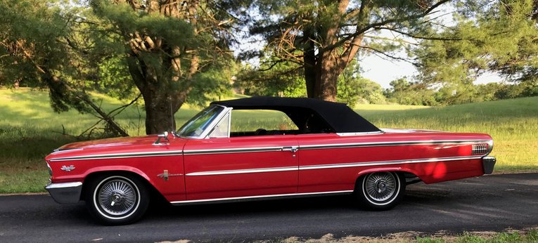 Unknown-Galaxie-500xl-1963-Red-Black-24