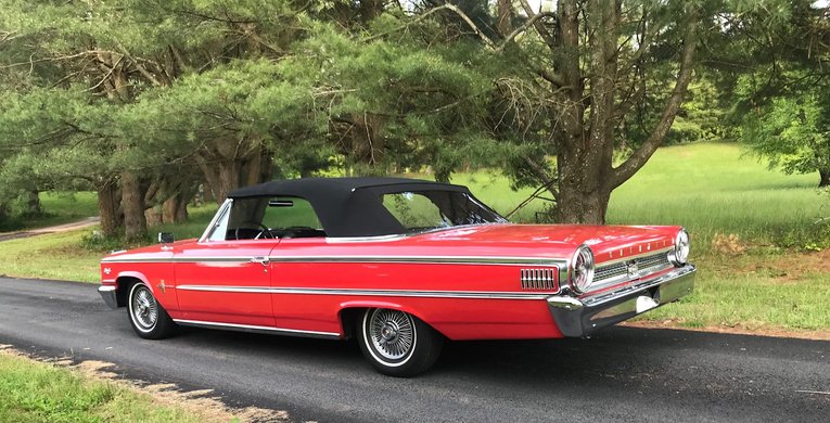 Unknown-Galaxie-500xl-1963-Red-Black-25