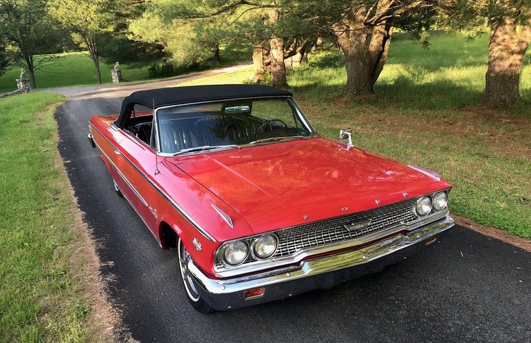 Unknown-Galaxie-500xl-1963-Red-Black-3