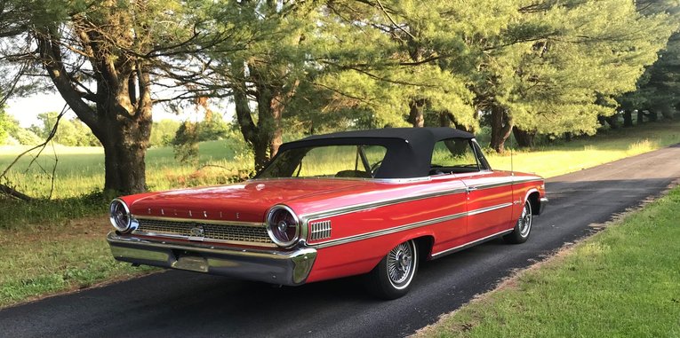 Unknown-Galaxie-500xl-1963-Red-Black-5