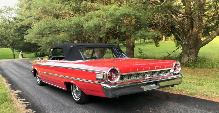 Unknown-Galaxie-500xl-1963-Red-Black-6