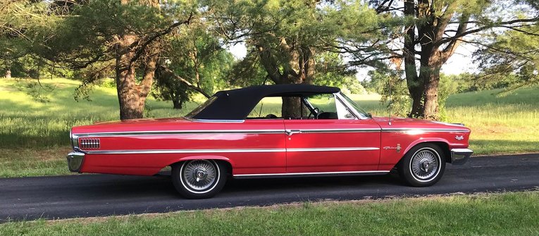 Unknown-Galaxie-500xl-1963-Red-Black-8