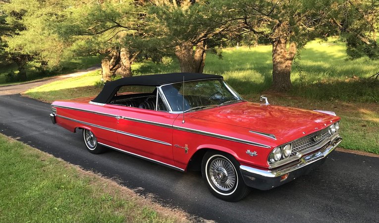 Unknown-Galaxie-500xl-1963-Red-Black