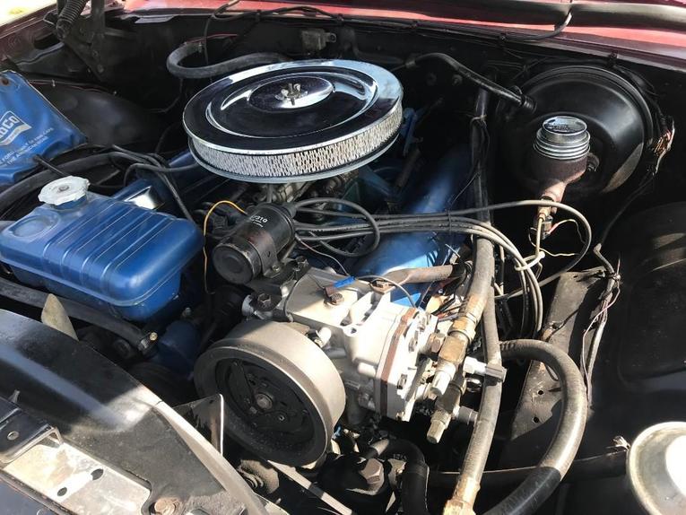 Unknown-Galaxie-500xl-1964-Burgundy-Black-4