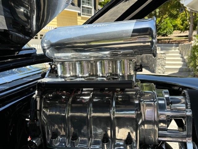 Unknown-Gasser-1955-Black-Brown-1