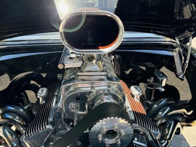 Unknown-Gasser-1955-Black-Brown-2