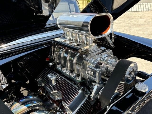 Unknown-Gasser-1955-Black-Brown-6