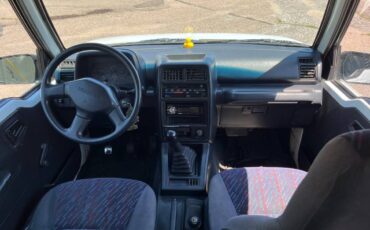 Unknown-Geo-tracker-1995-white-2