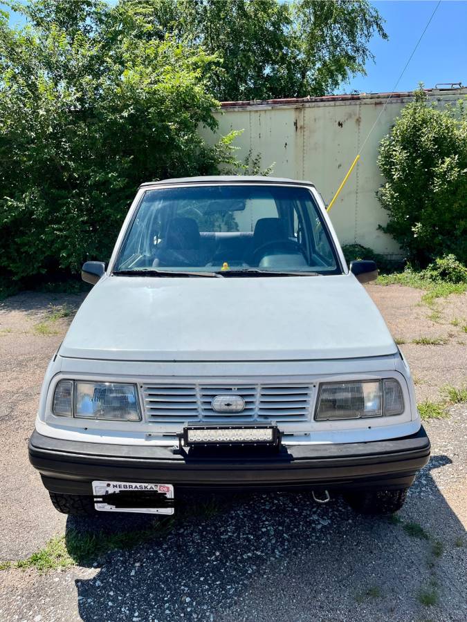 Unknown-Geo-tracker-1995-white-4
